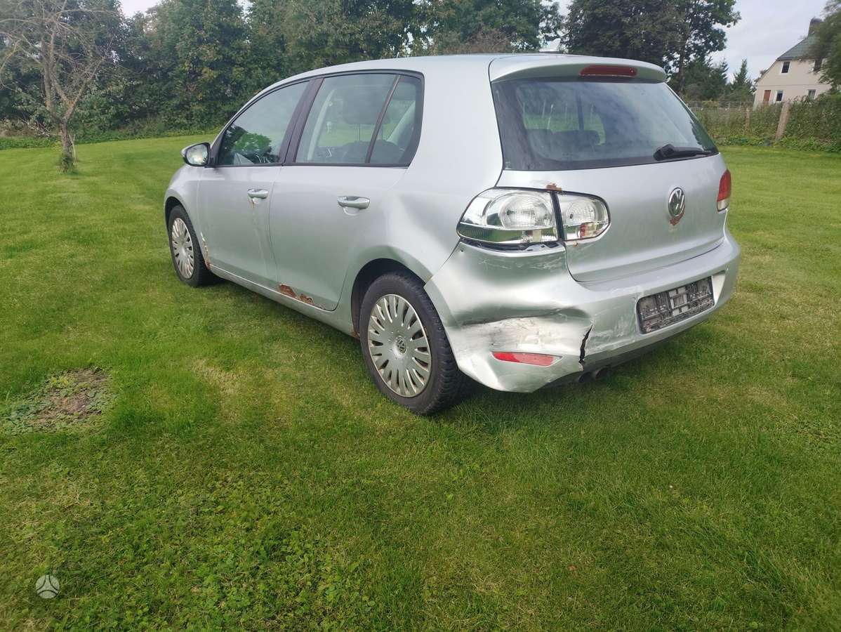 Volkswagen Golf - 5