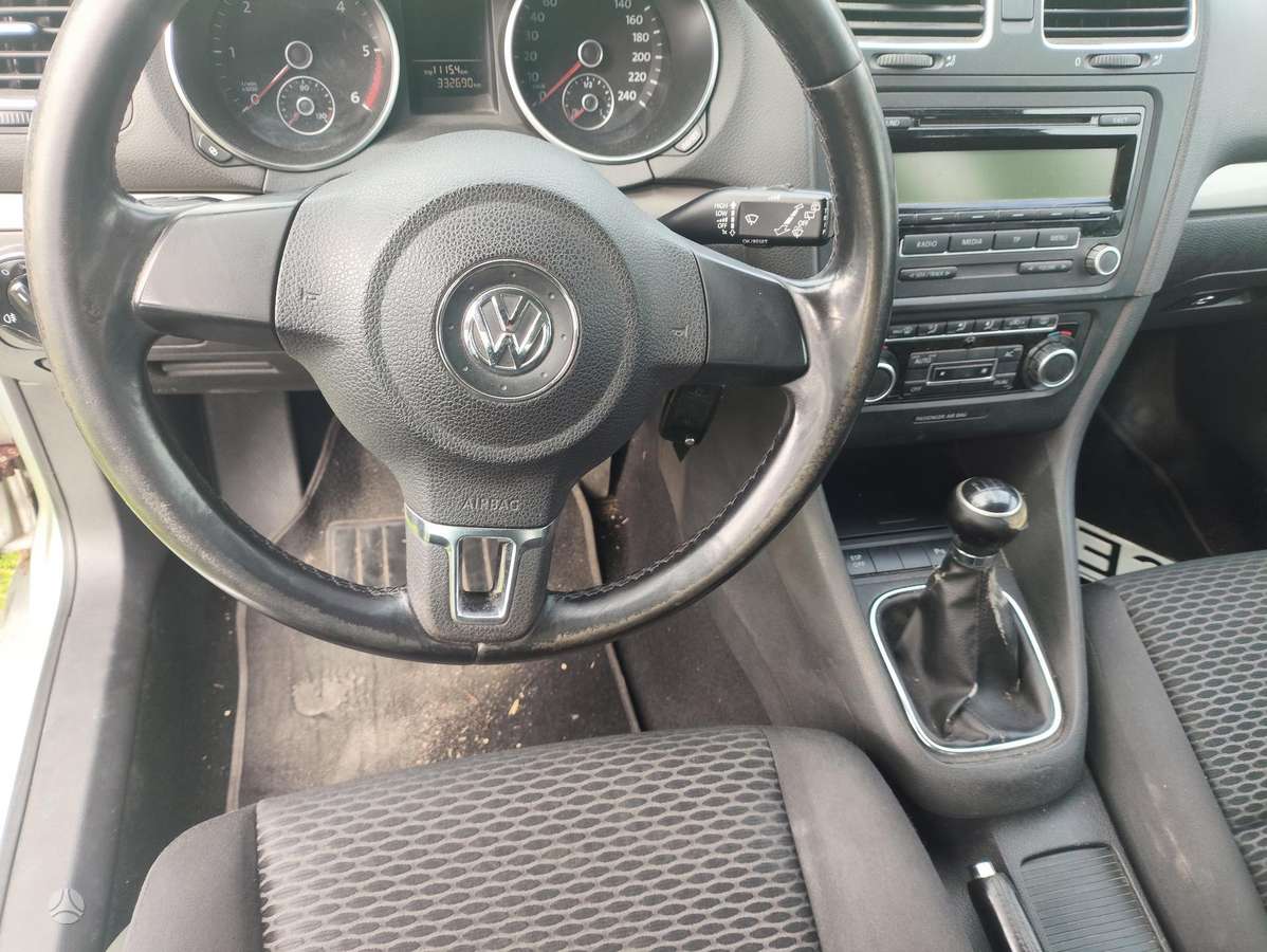 Volkswagen Golf - 9
