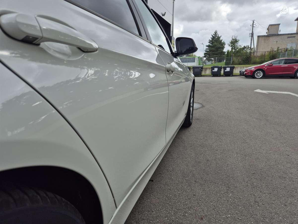 BMW 318, 2.0 l., Седан