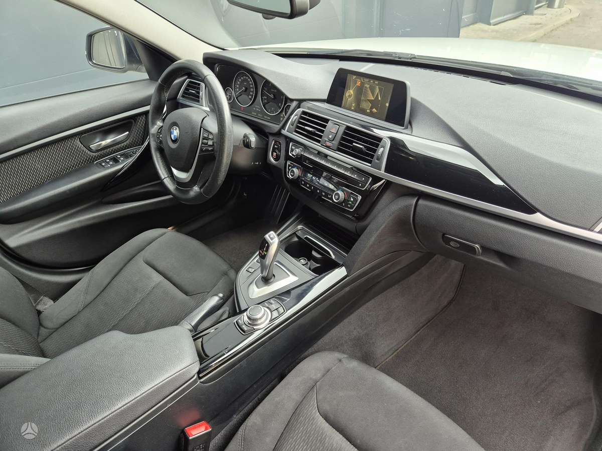 BMW 318, 2.0 l., Седан