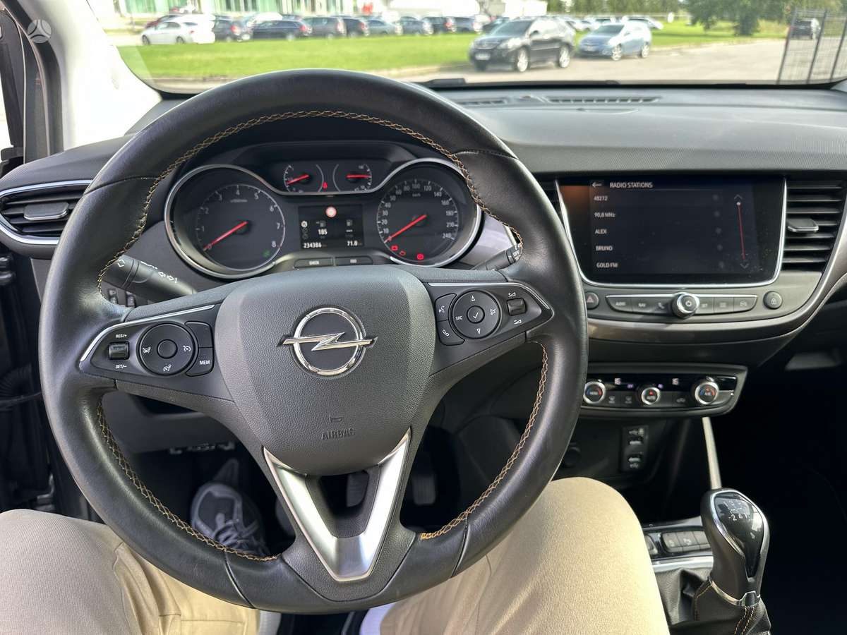 Opel Crossland X - 8