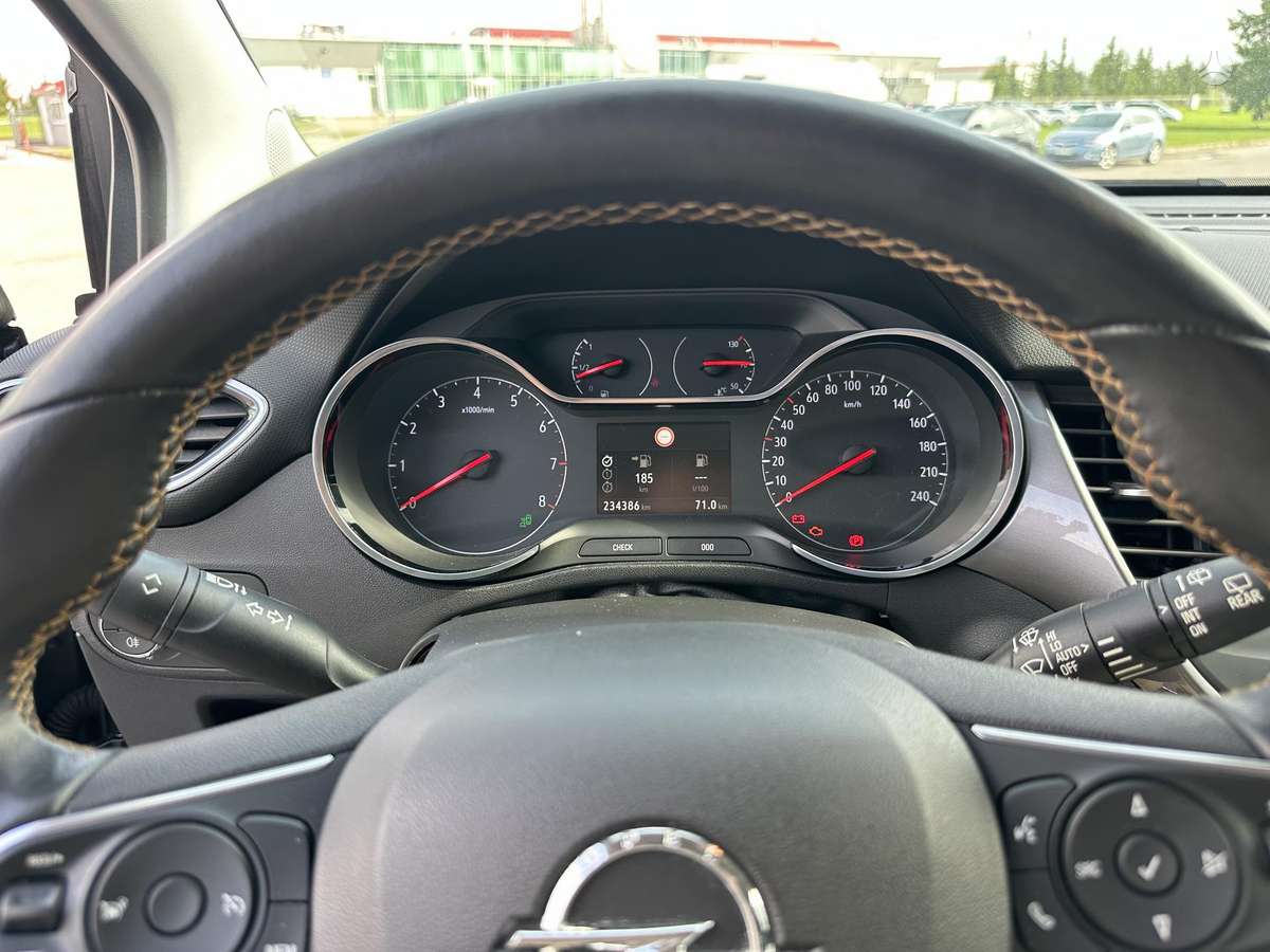 Opel Crossland X - 9