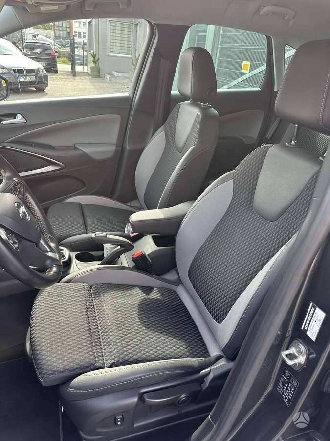 Opel Crossland X - 11
