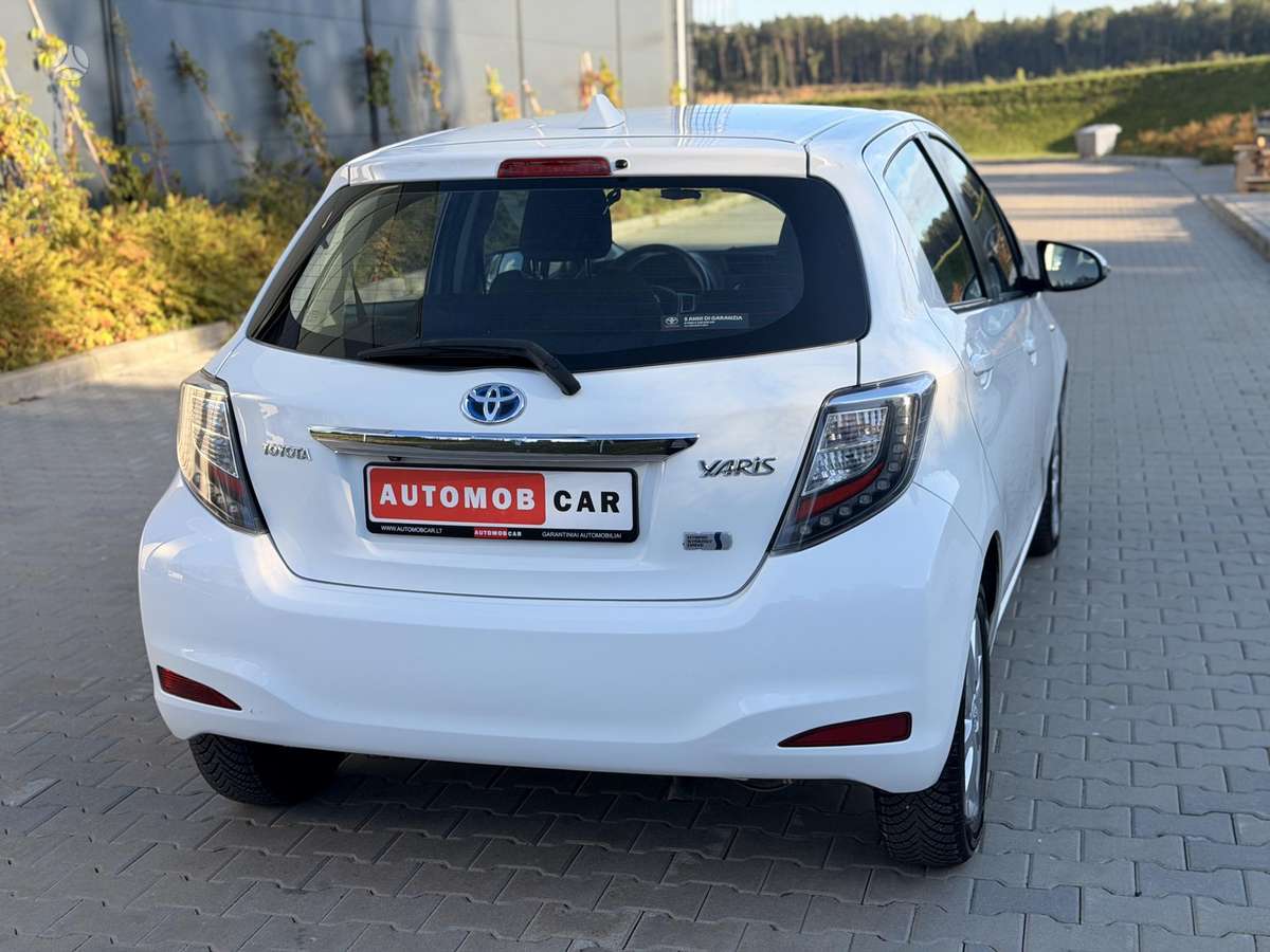 Toyota Yaris - 10