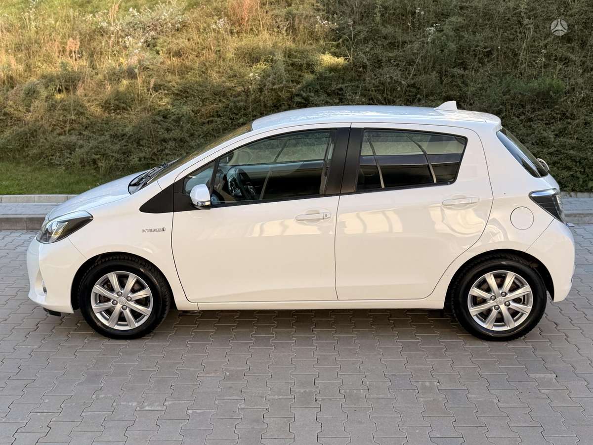 Toyota Yaris - 12