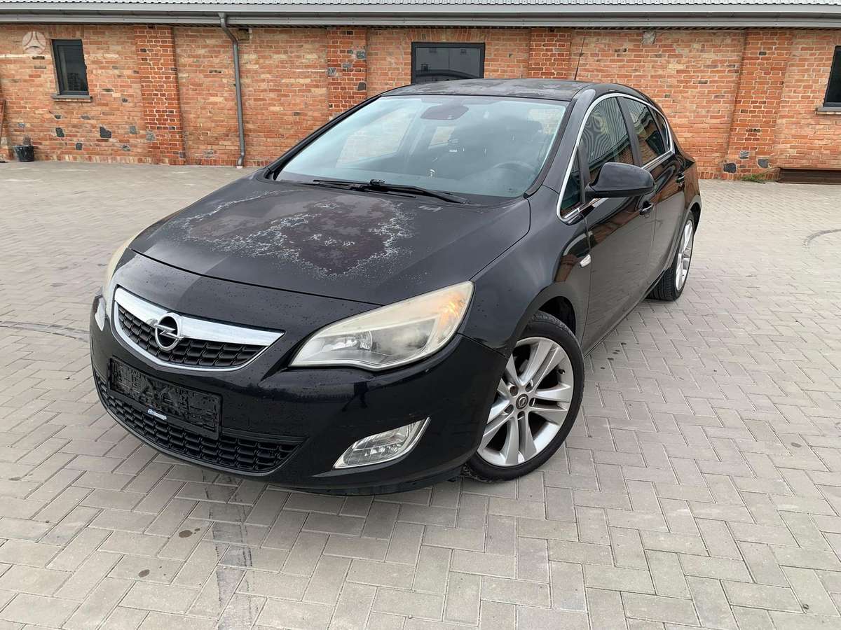 Opel Astra dalimis