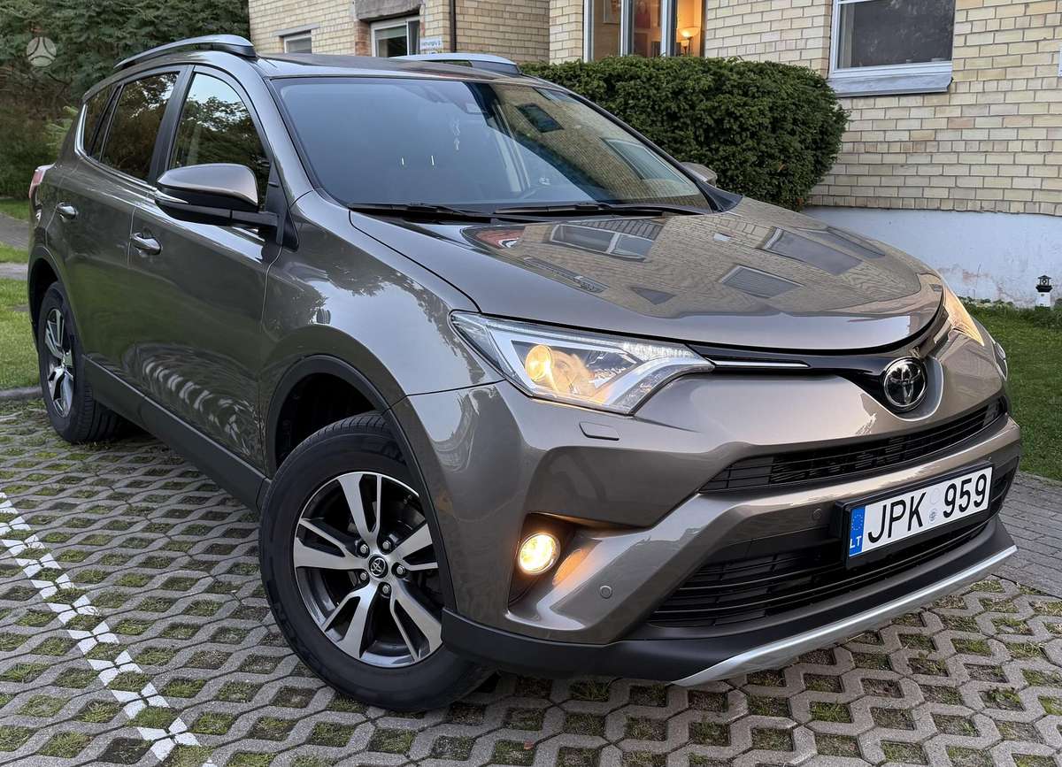 Toyota RAV4 - 1