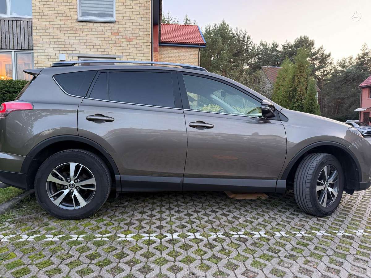 Toyota RAV4 - 4