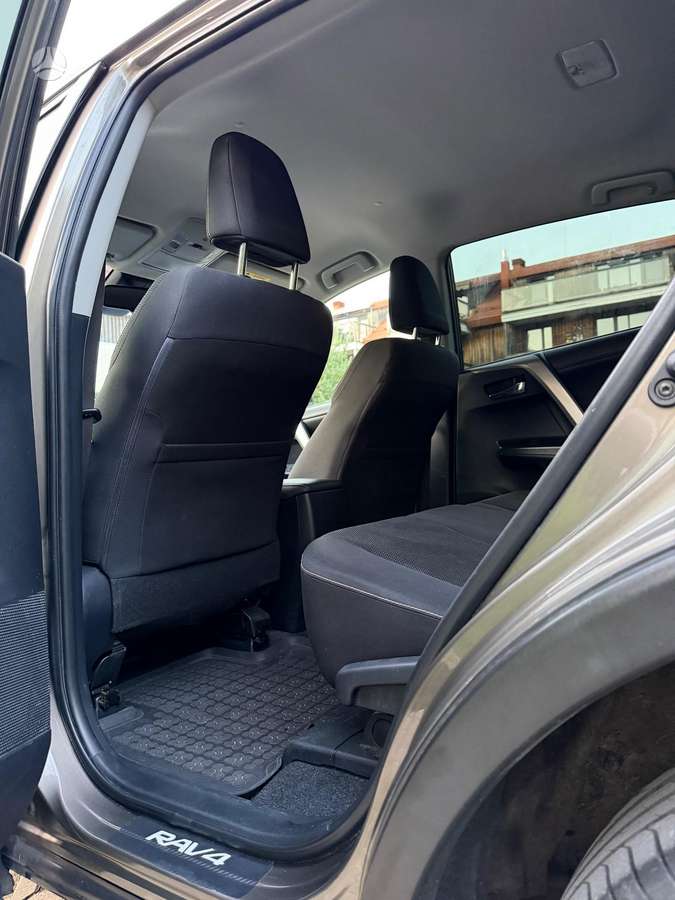 Toyota RAV4 - 9