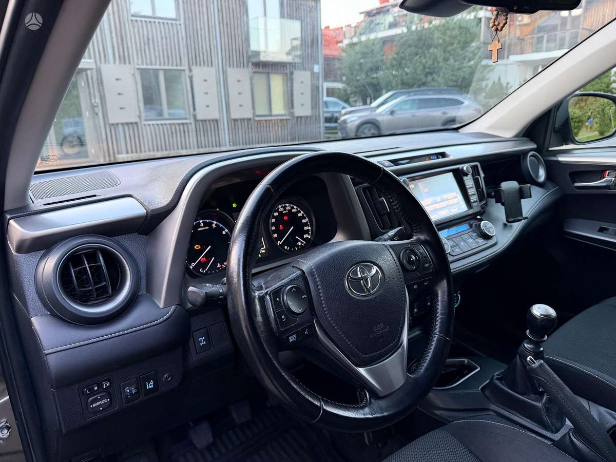 Toyota RAV4 - 12