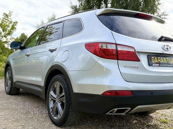 Hyundai Grand Santa Fe - 7