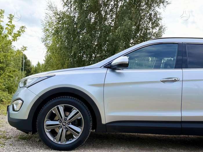 Hyundai Grand Santa Fe - 11