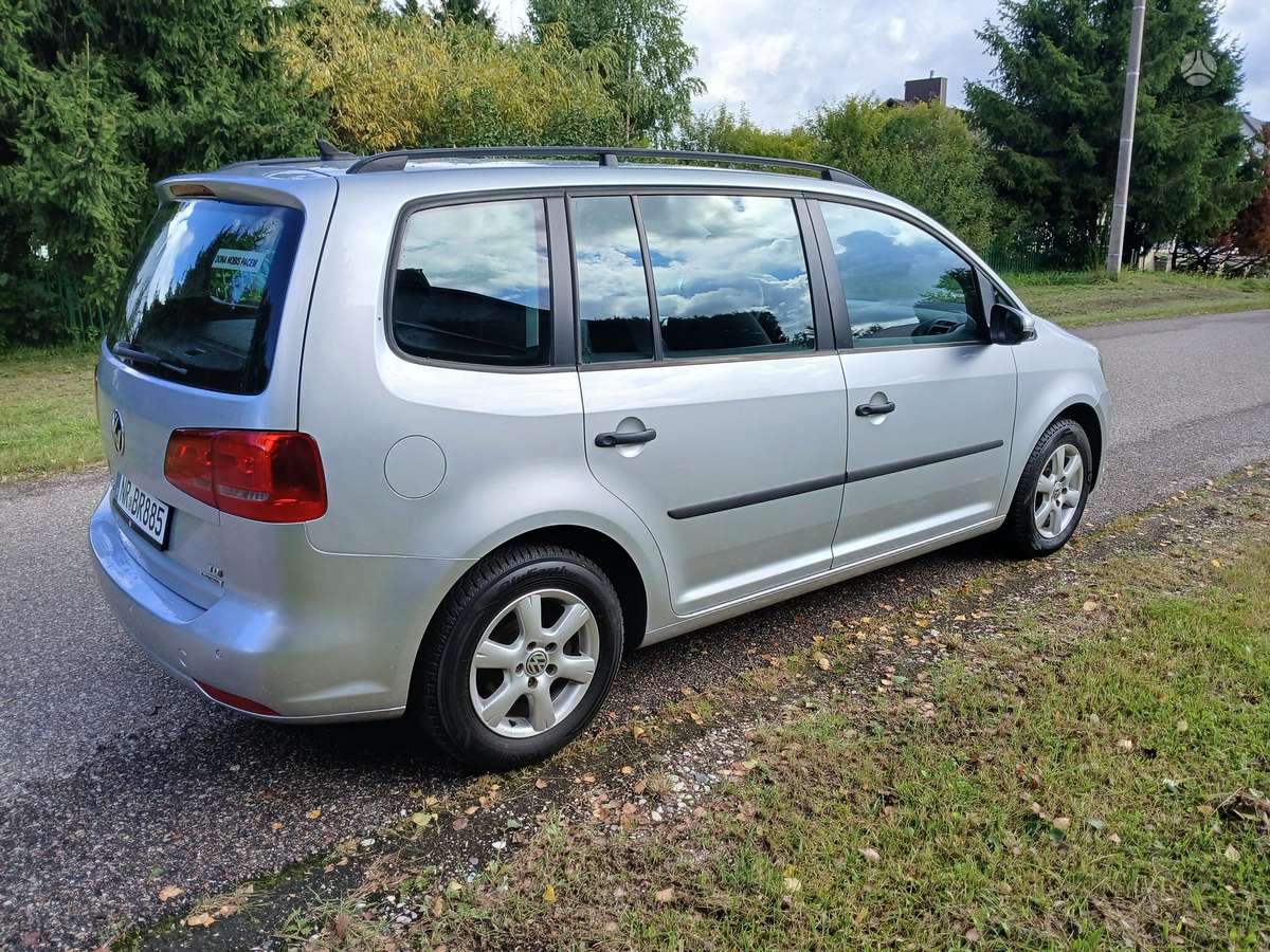 Volkswagen Touran - 3