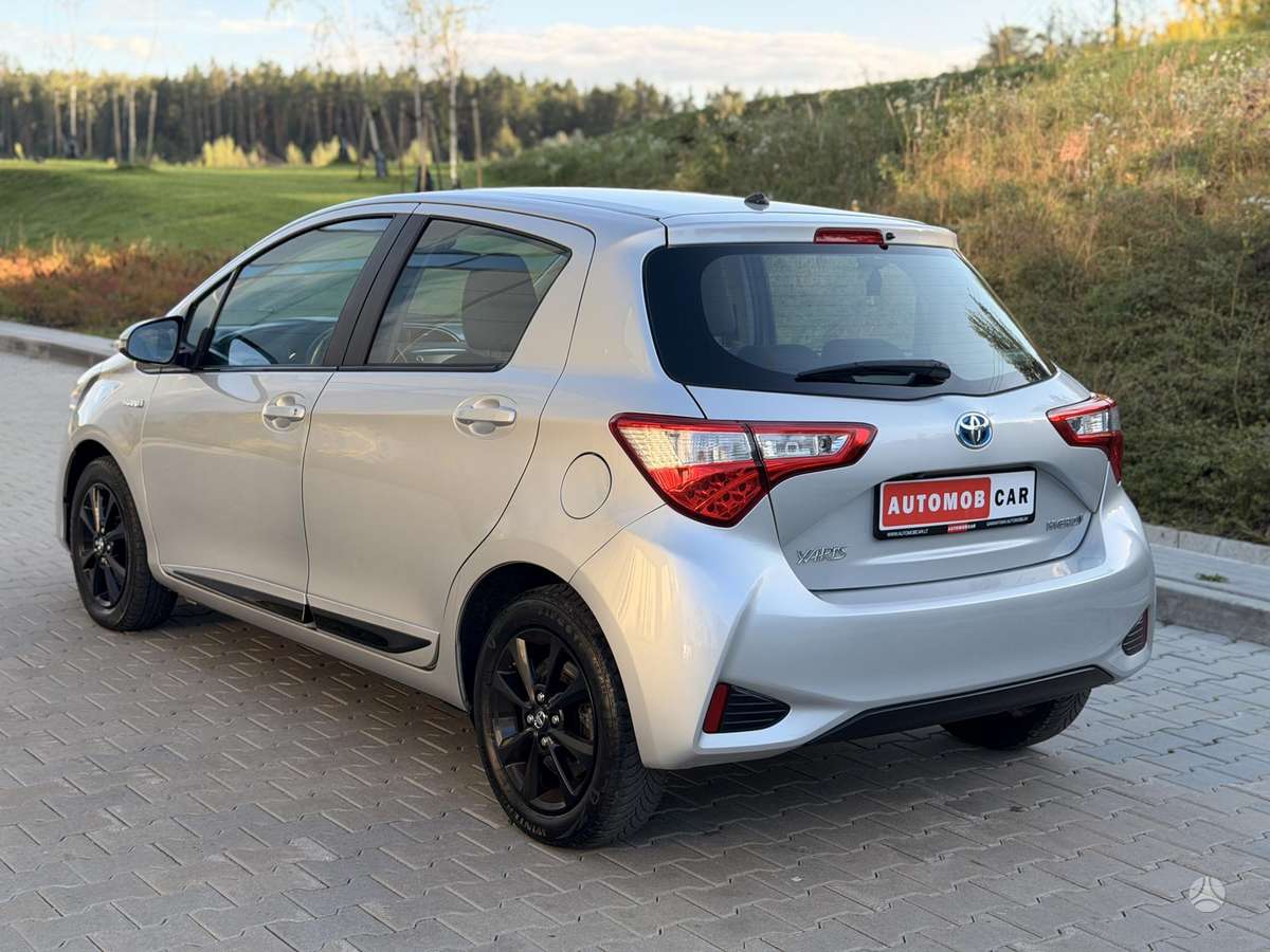 Toyota Yaris - 10