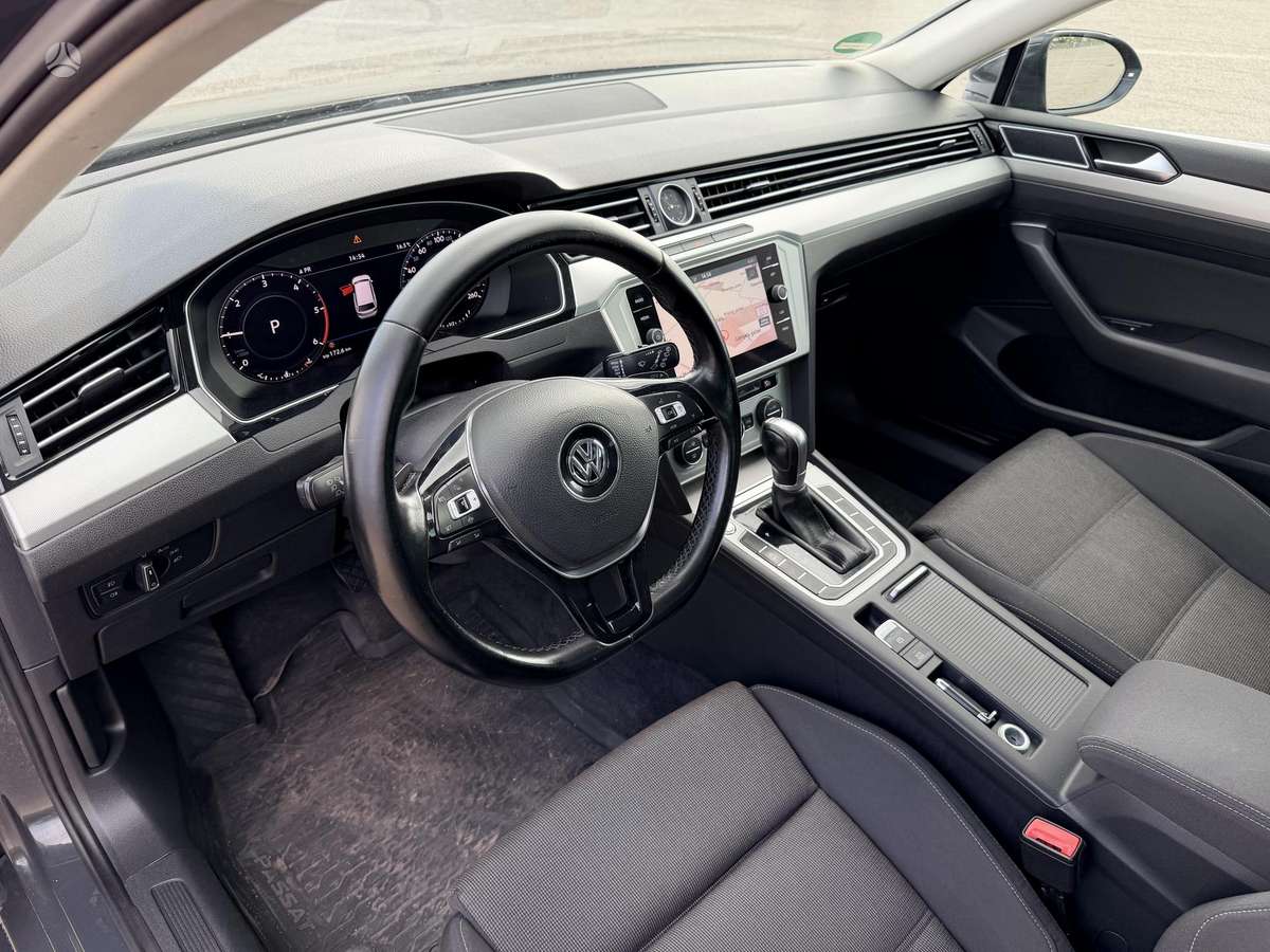 Volkswagen Passat - 12