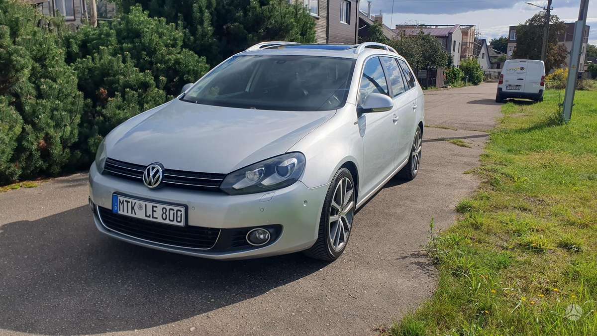 Volkswagen Golf - 1