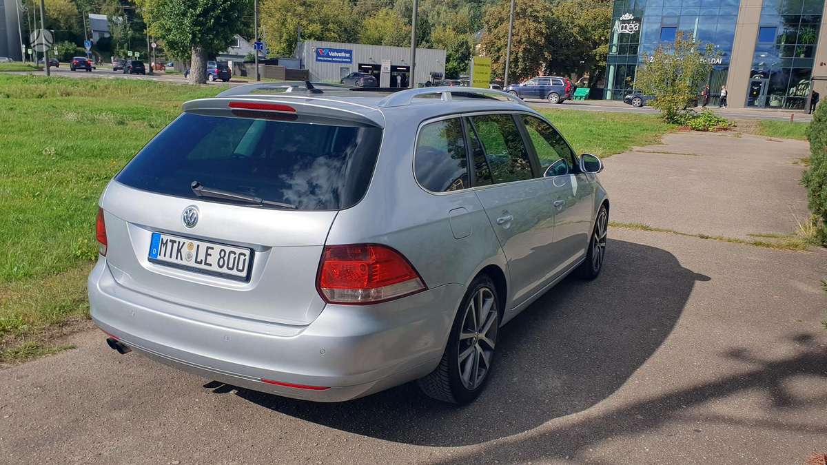 Volkswagen Golf - 5