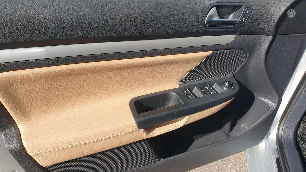 Volkswagen Golf - 9