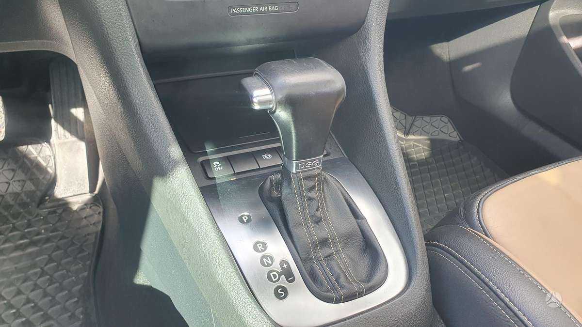 Volkswagen Golf - 10