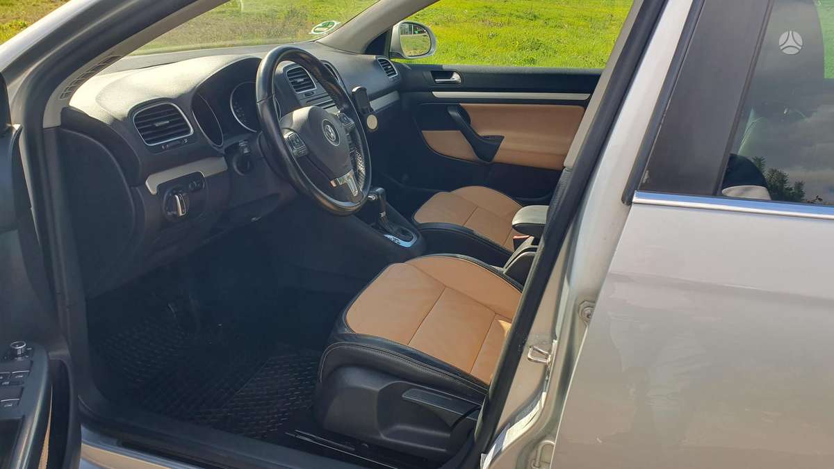 Volkswagen Golf - 6