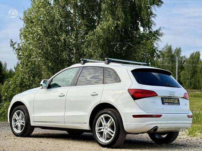 Audi Q5, 2.0 l., off-road / crossover