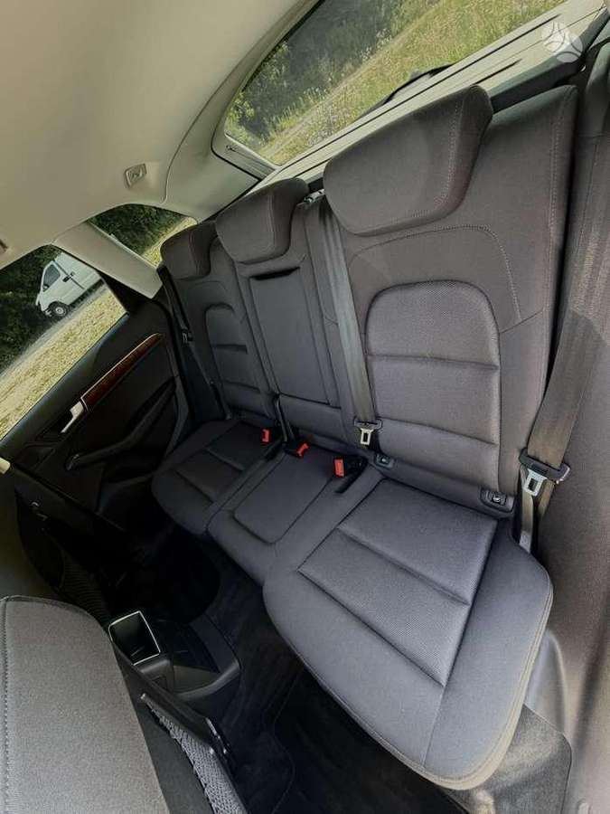 Audi Q5, 2.0 l., off-road / crossover