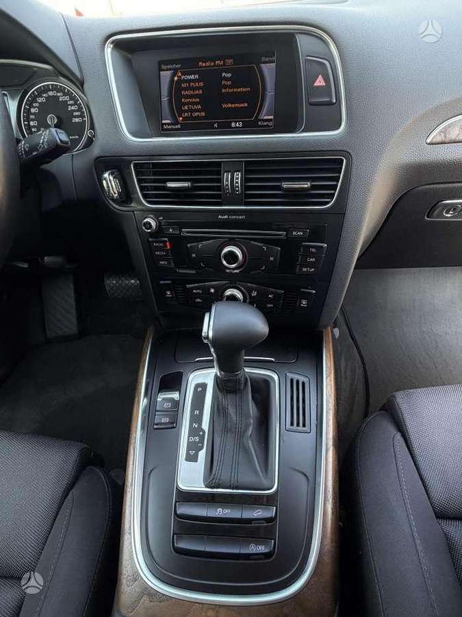 Audi Q5, 2.0 l., off-road / crossover