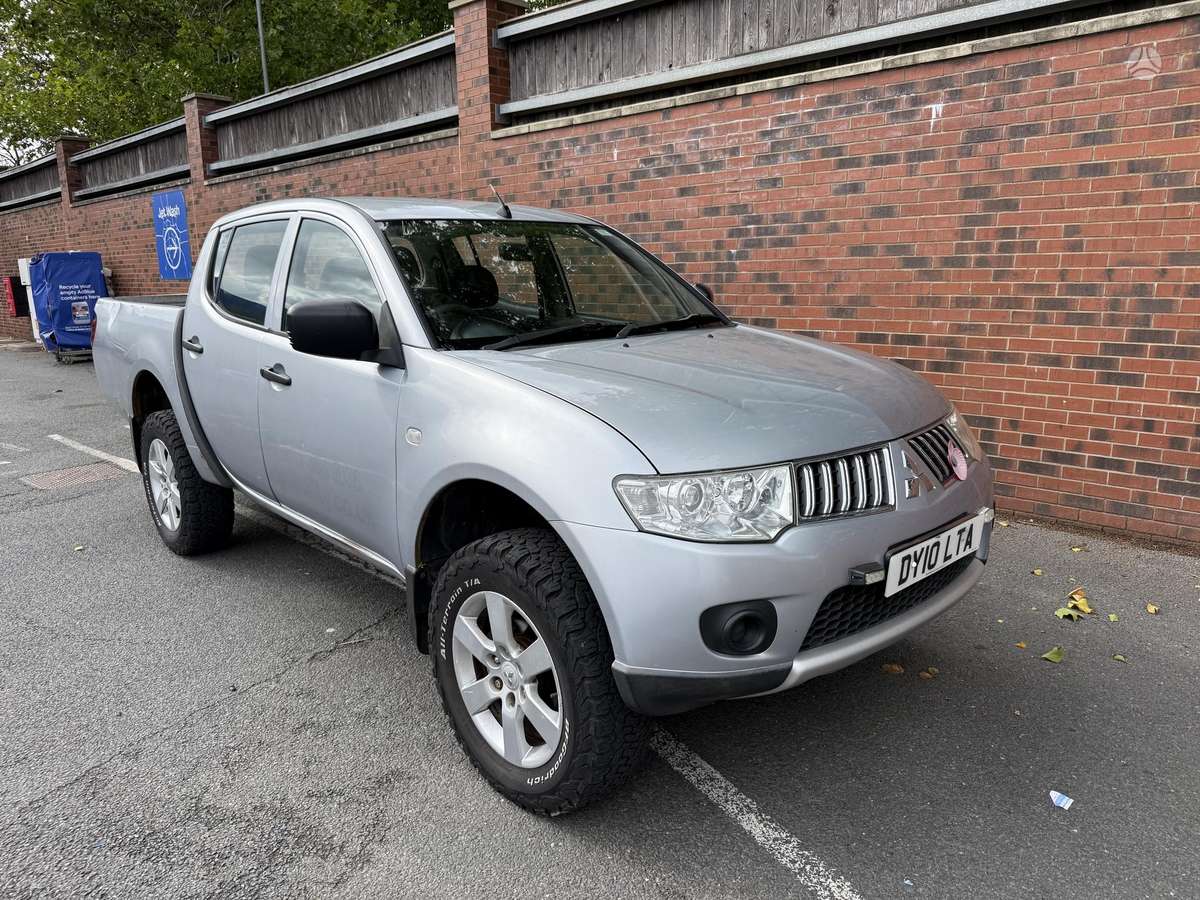 Mitsubishi L200 - 1
