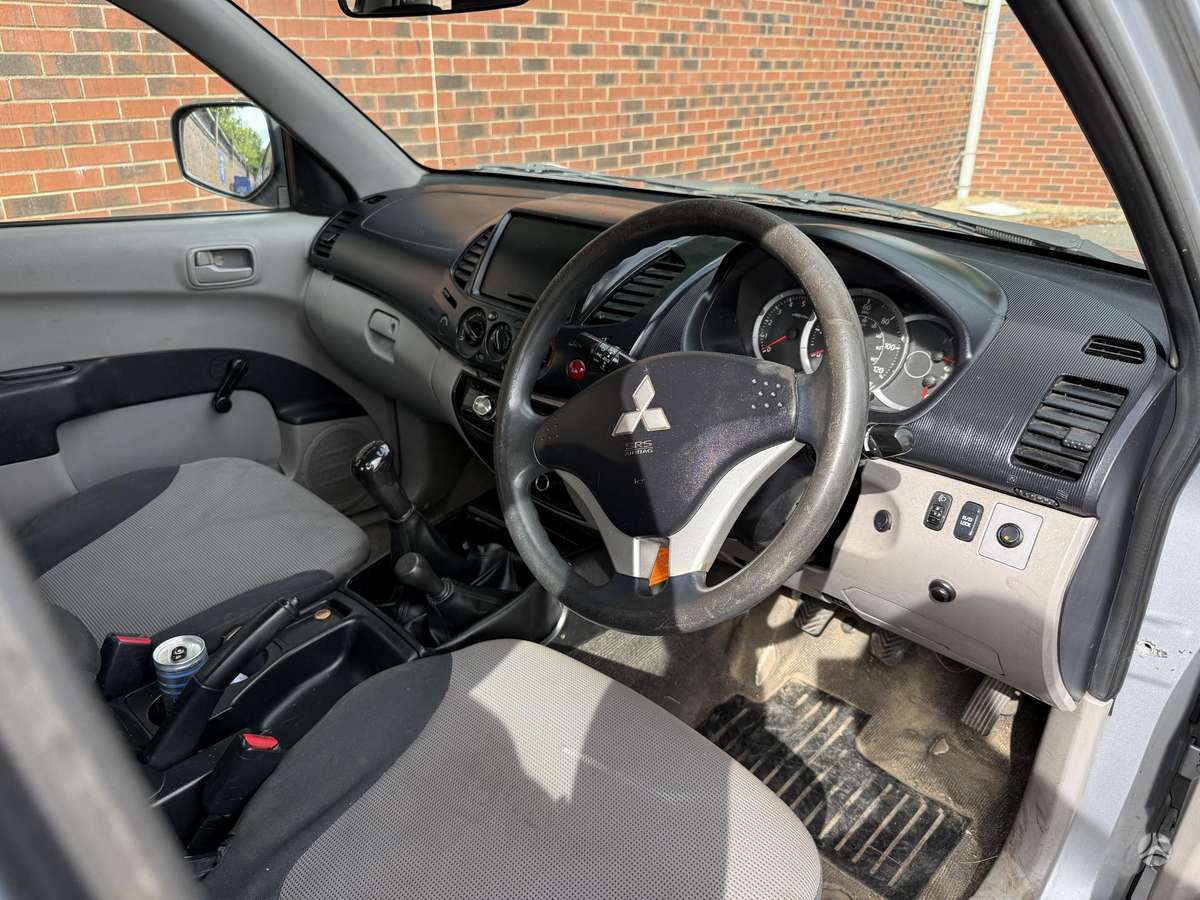 Mitsubishi L200 - 6