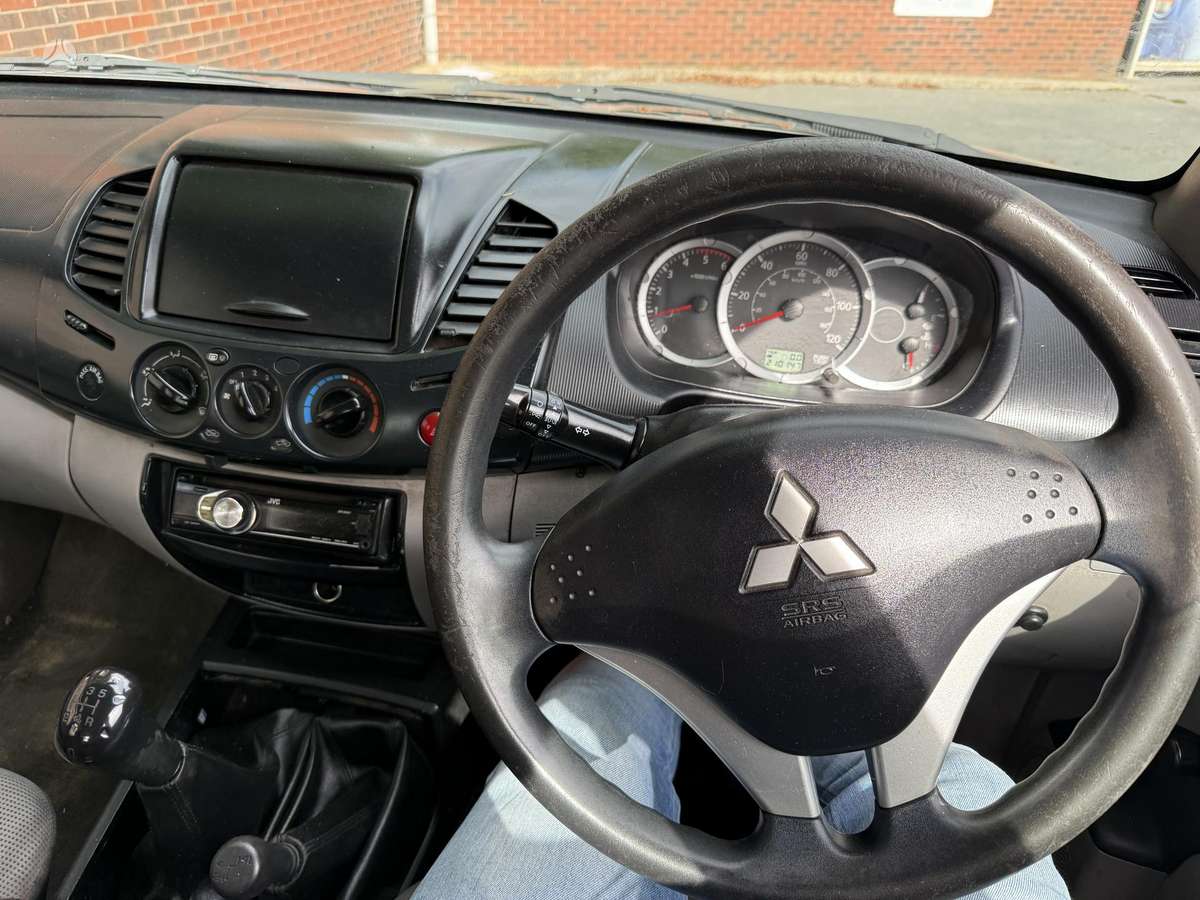 Mitsubishi L200 - 8