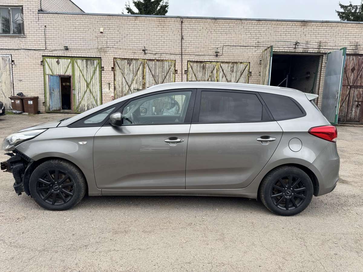 KIA Carens - 2