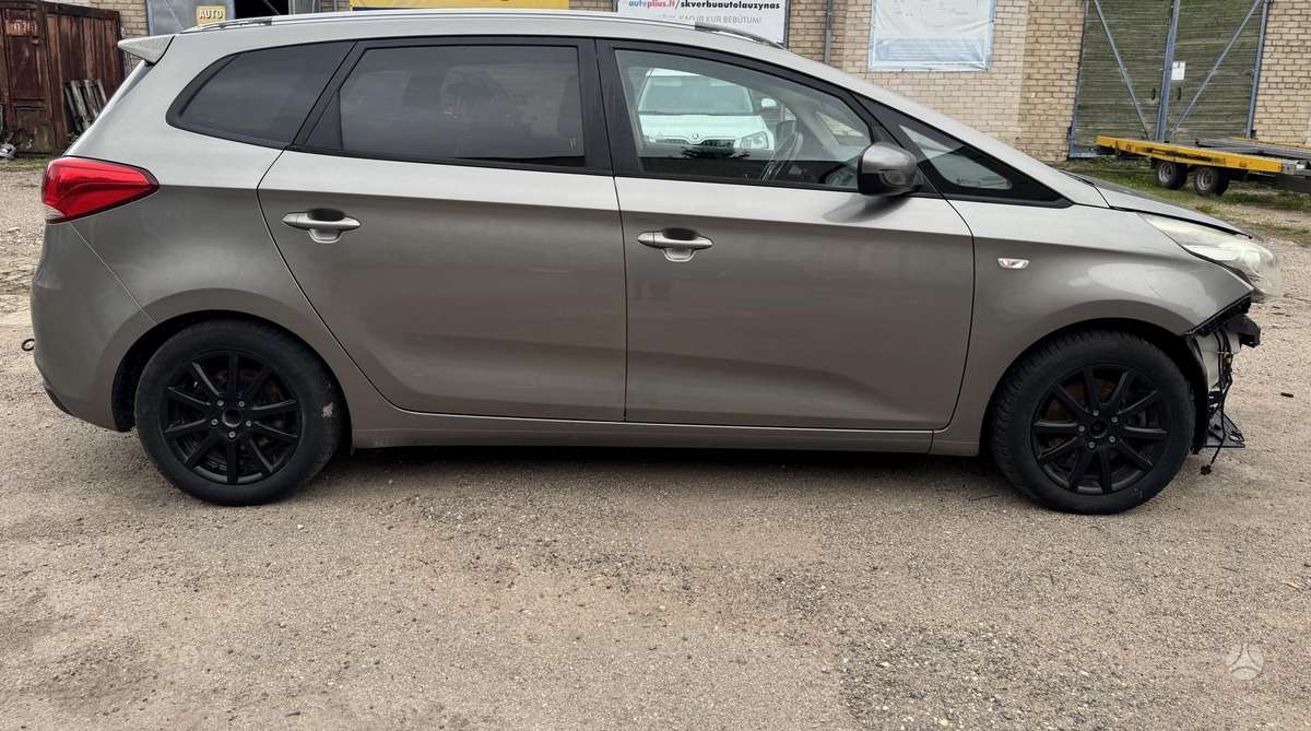 KIA Carens - 6