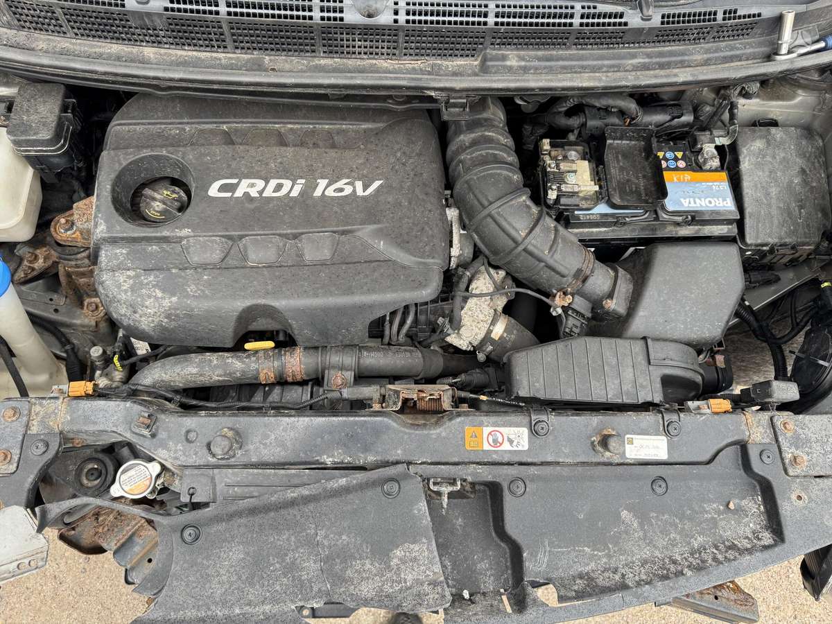 KIA Carens - 10