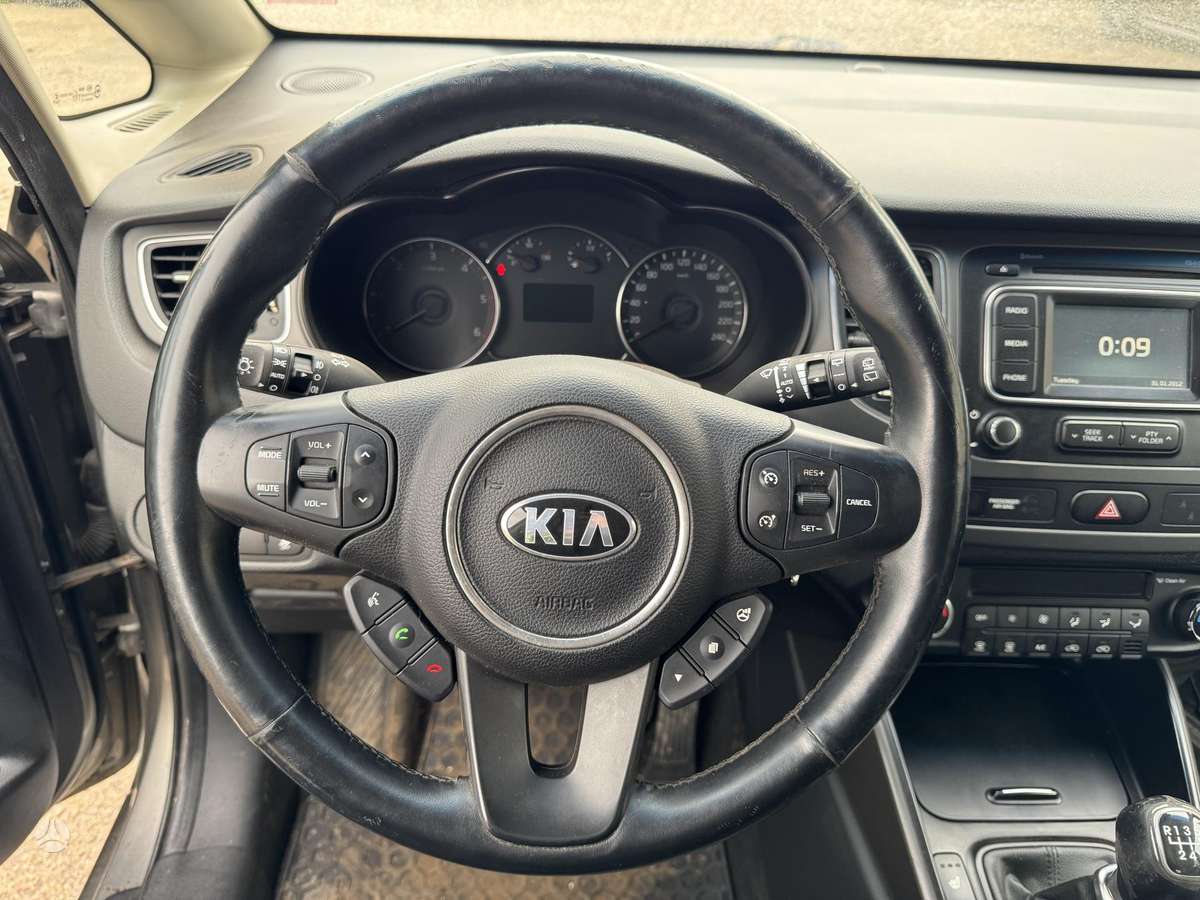 KIA Carens - 12