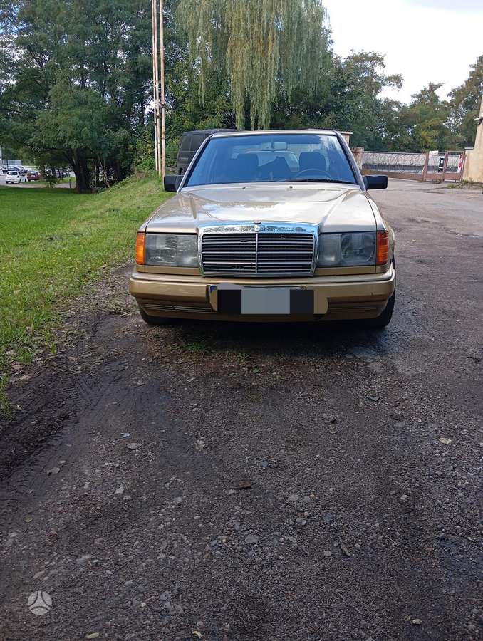 Mercedes-Benz E300 - 2