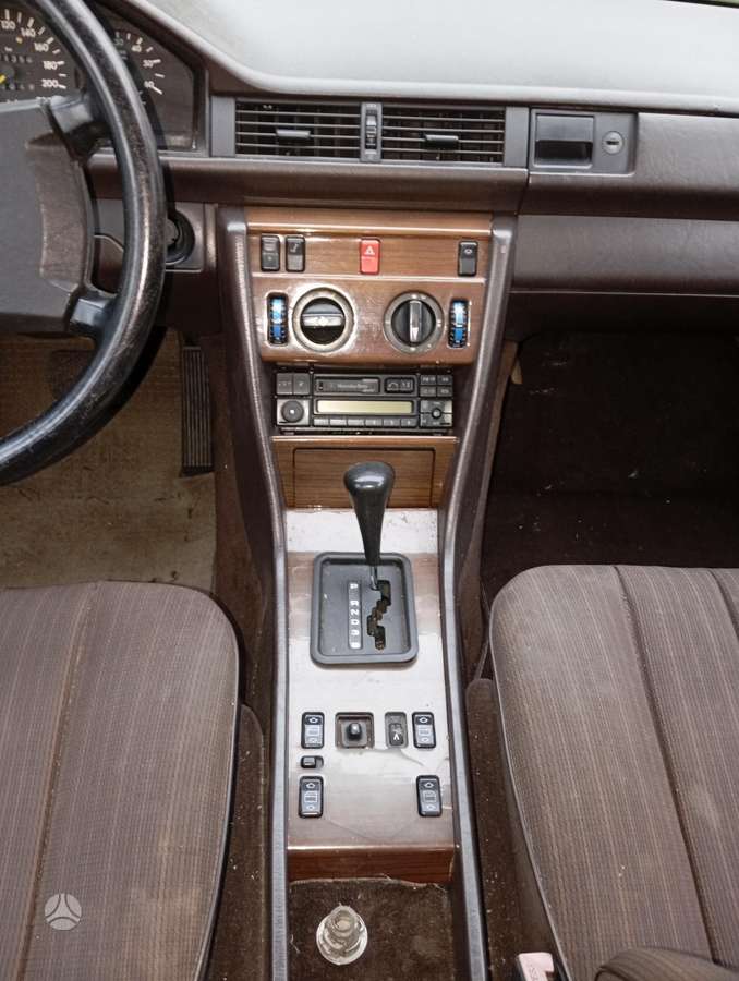 Mercedes-Benz E300 - 3