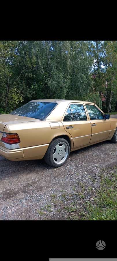 Mercedes-Benz E300 - 4