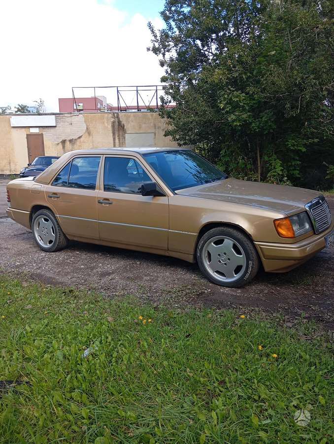 Mercedes-Benz E300 - 9