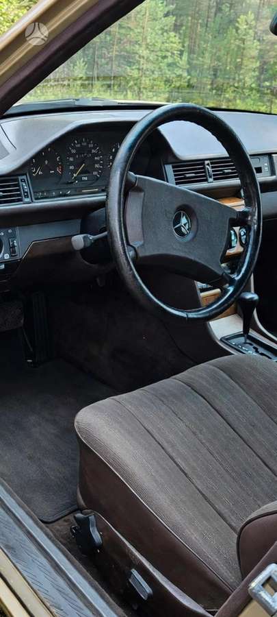 Mercedes-Benz E300 - 12