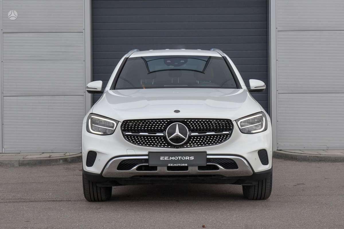 Mercedes-Benz GLC300 - 5