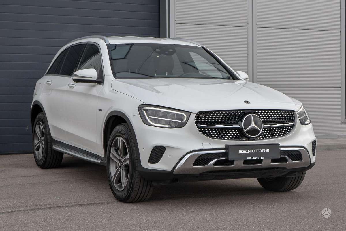 Mercedes-Benz GLC300 - 4