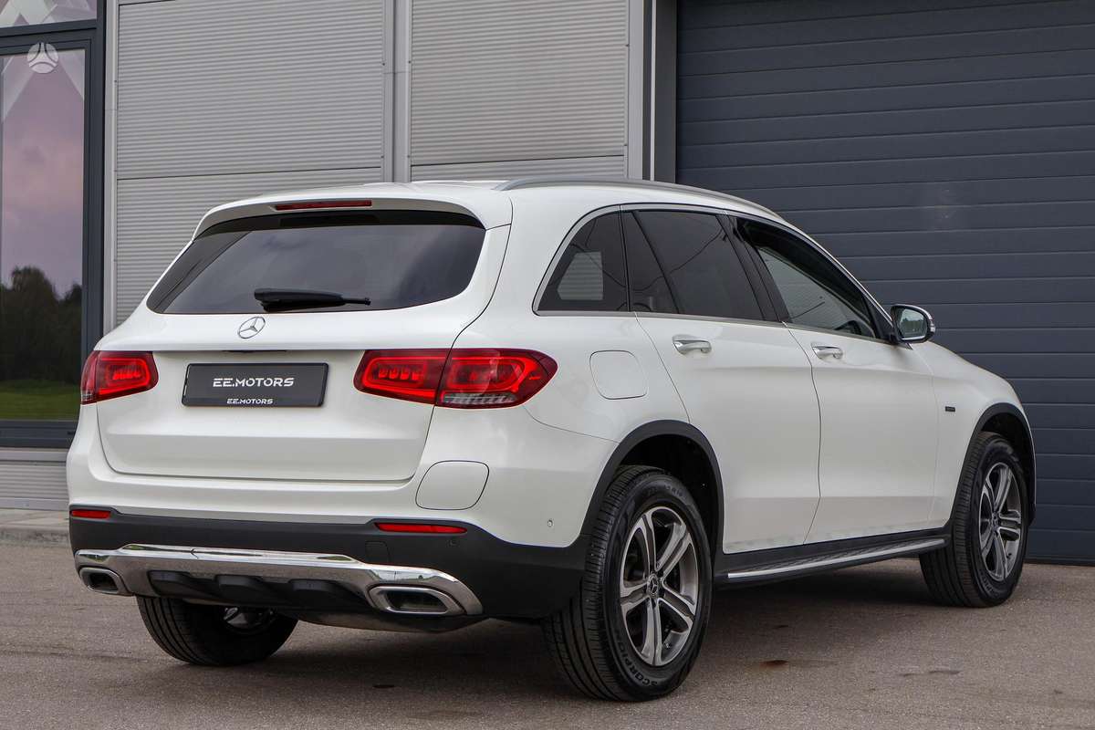 Mercedes-Benz GLC300 - 11