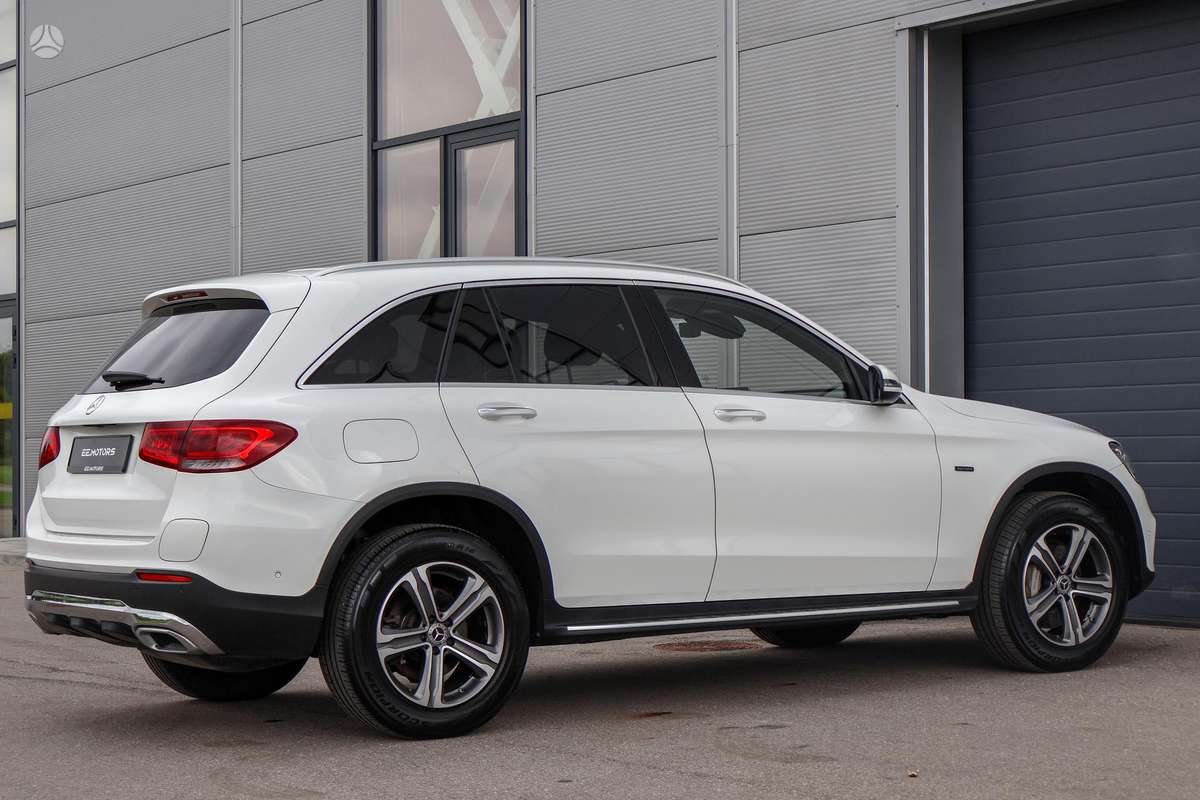 Mercedes-Benz GLC300 - 12