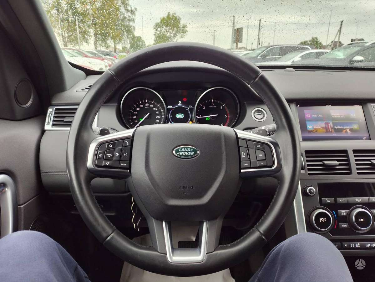 Land Rover Discovery Sport - 8