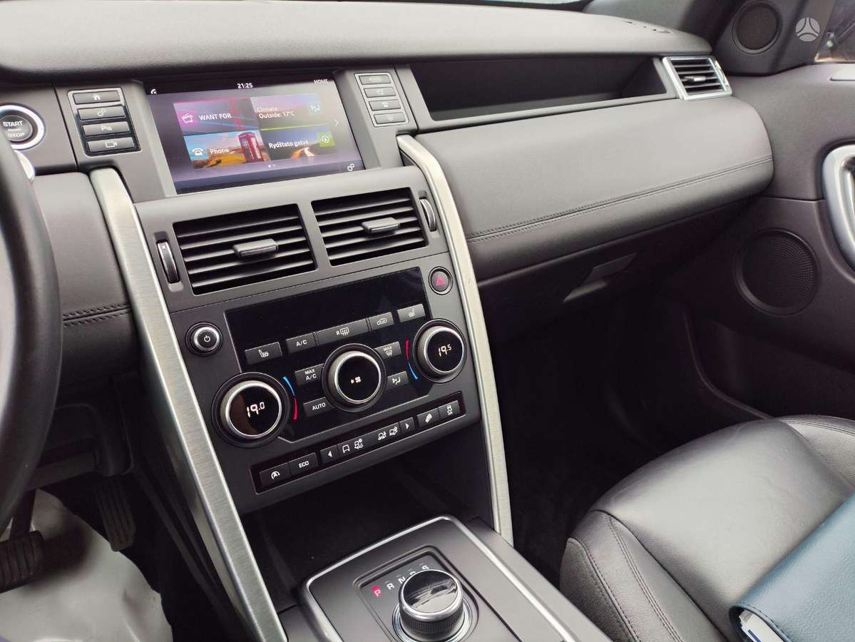 Land Rover Discovery Sport - 9