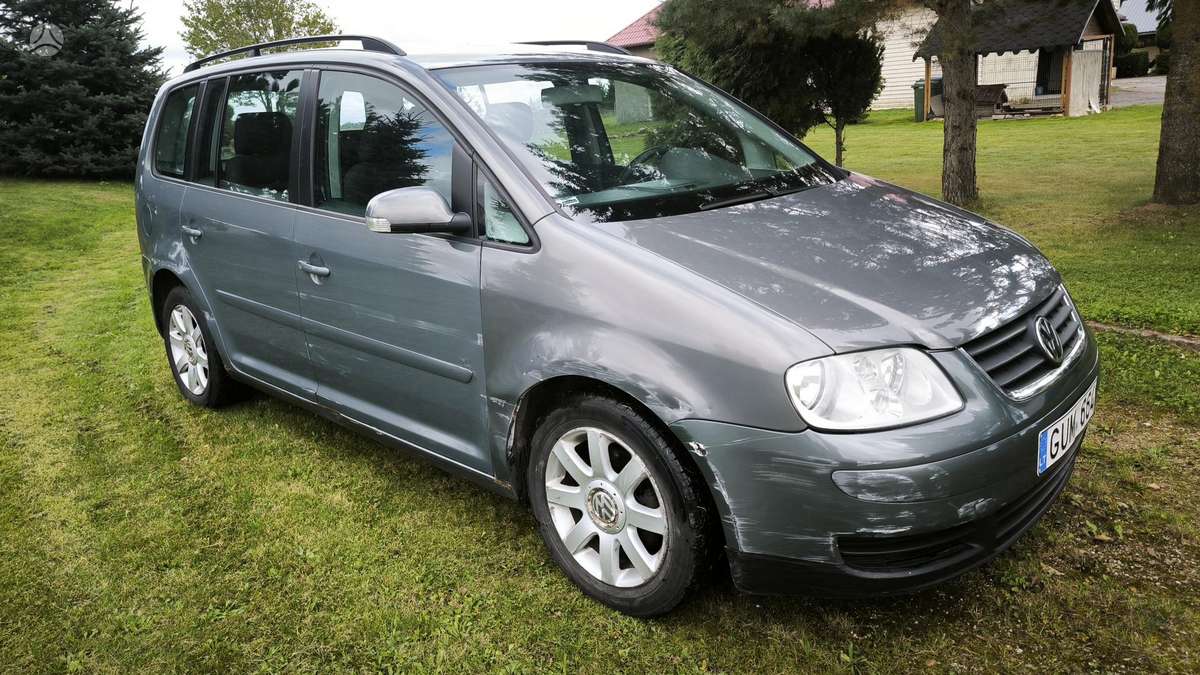 Volkswagen Touran - 4