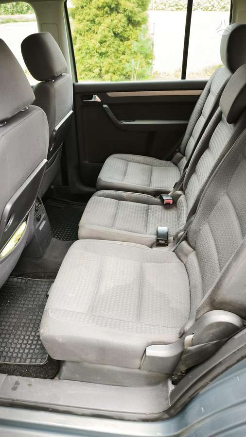Volkswagen Touran - 8