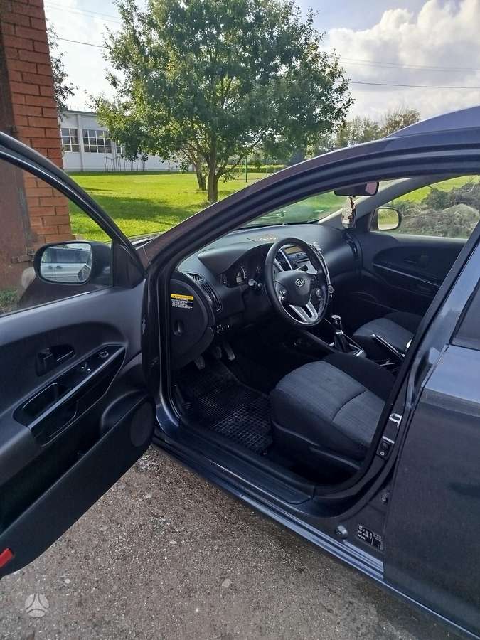 KIA Ceed - 8