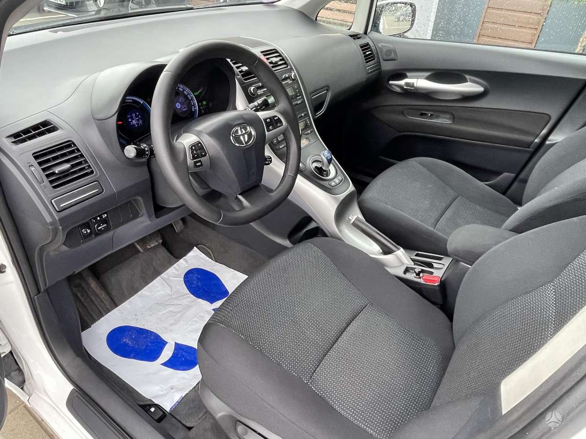 Toyota Auris - 11