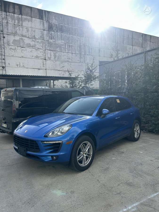 Porsche Macan - 1